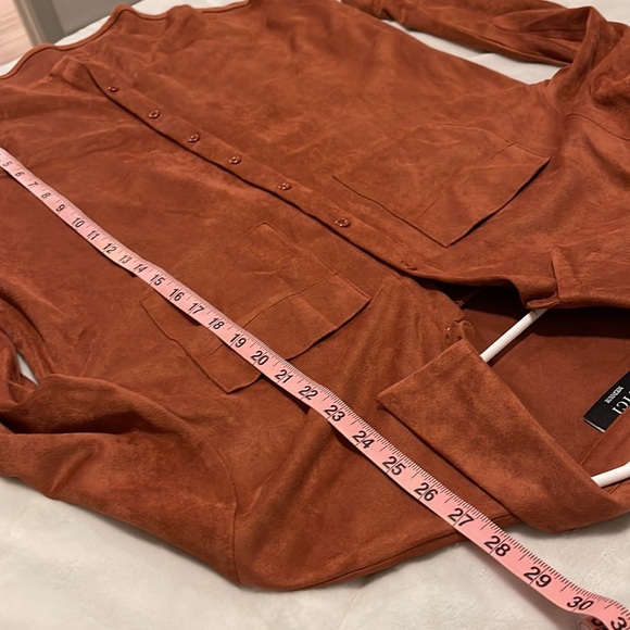 VICI COLLECTION LONG SLEEVE BUTTON UP BLOUSE - Picture 7 of 7